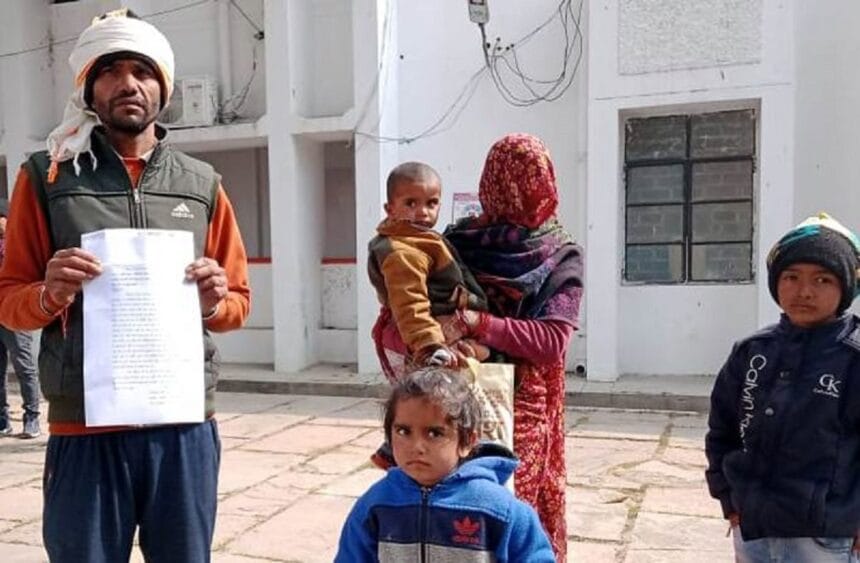 फाइनेंस कर्मियों ने जबरन छीन ली टैक्सी