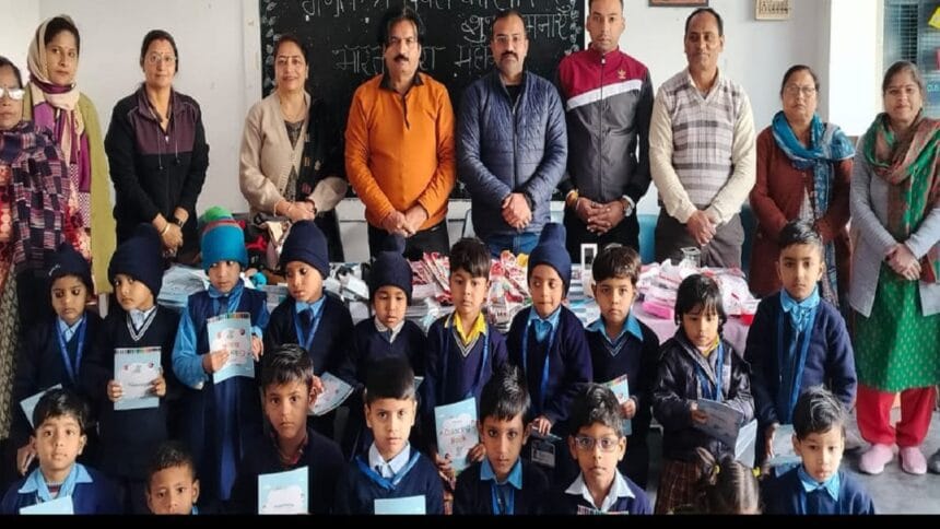 कला लेखन व स्वच्छता अभियान