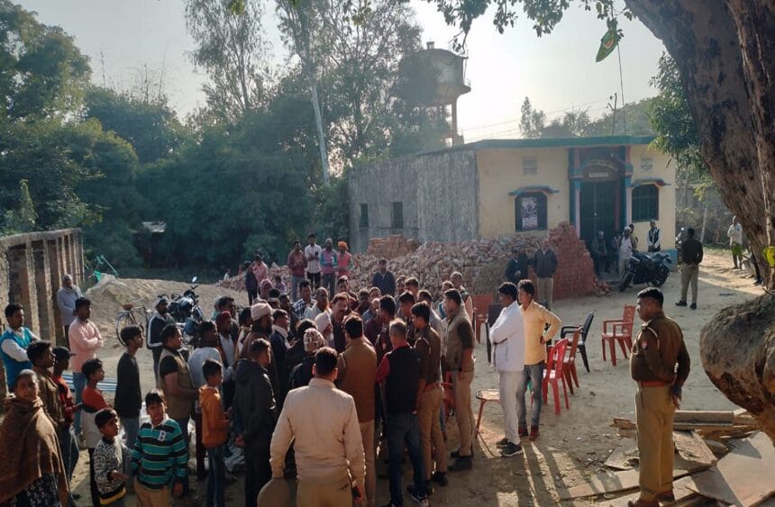 मस्जिद पुनर्निर्माण