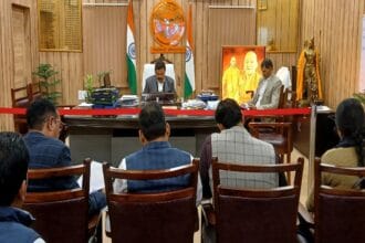 आंगनवाड़ी केंद्र सदस्यों के साथ बैठक