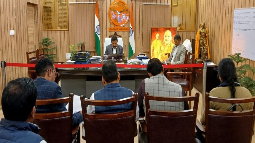 आंगनवाड़ी केंद्र सदस्यों के साथ बैठक