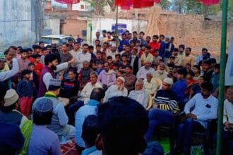 वास्तविक चुनौतियों से ध्यान भटका रही सरकार