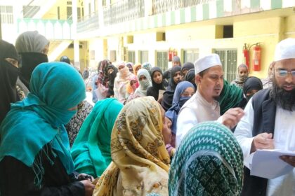 राशन किट ज़रूरतमंदों में वितरित किया गया