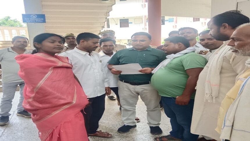 किसान हित में, विरोध प्रदर्शन, प्रशासन को सौंपा गया मांगपत्र