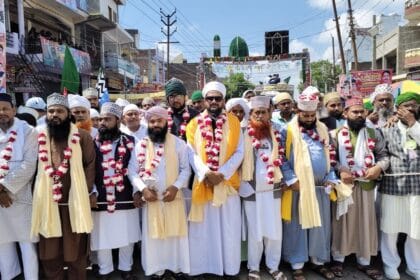 जुलूस ए मुहम्मदी: उलेमा नेतृत्व छोड़ भाग खड़े हुए