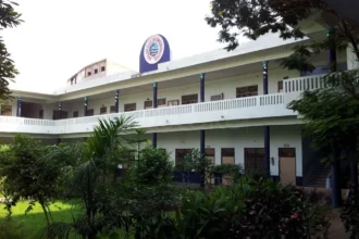 हलीम मुस्लिम इंग्लिश मीडियम स्कूल में धूमधाम से मनाया गया 75वां गणतंत्र दिवस