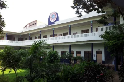 हलीम मुस्लिम इंग्लिश मीडियम स्कूल में धूमधाम से मनाया गया 75वां गणतंत्र दिवस