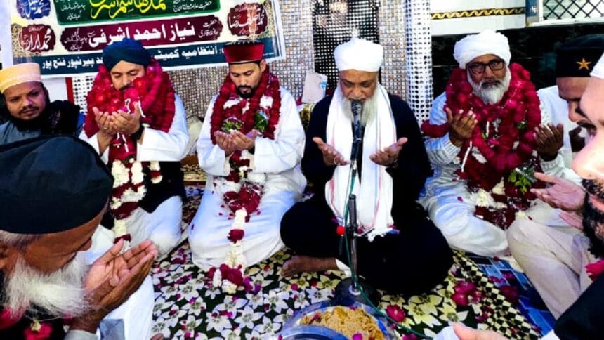 मौलाना हाशिम अशरफ़ी की क़ियादत में क़ाज़ी-ए-शहर का भव्य इस्तक़बाल