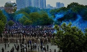 "कॉकरोच जनता पार्टी" का आंदोलन